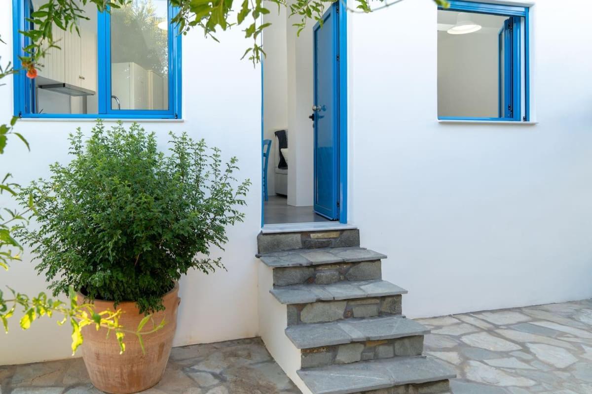 Blue Moon Apartments Makrýgialos 外观 照片