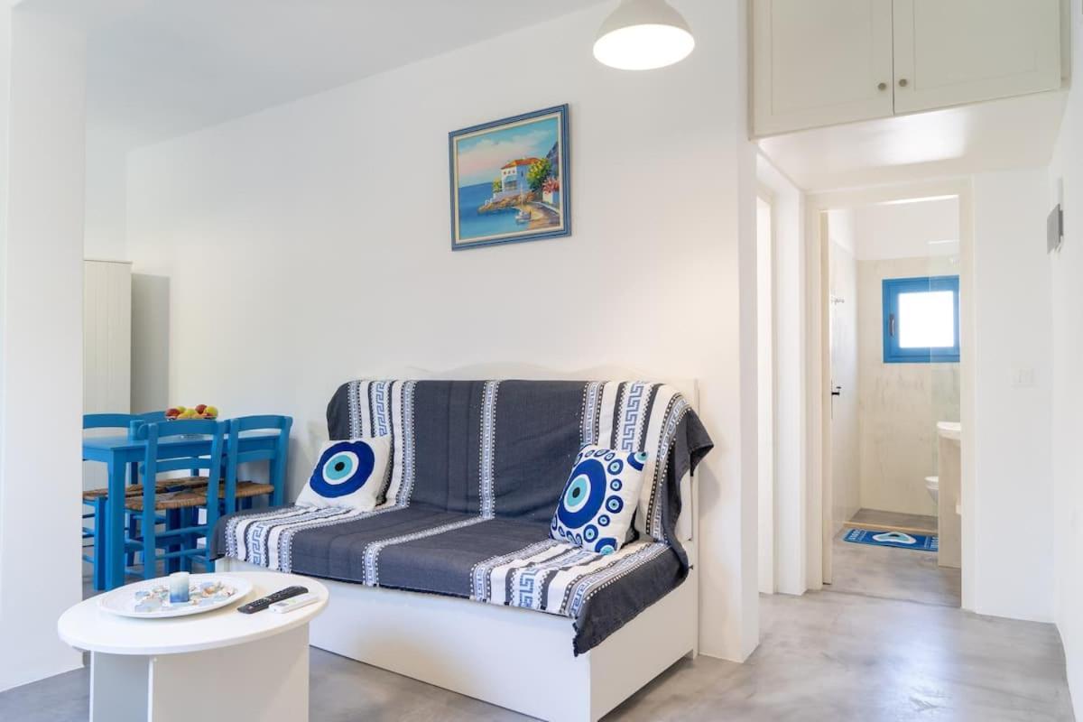 Blue Moon Apartments Makrýgialos 外观 照片